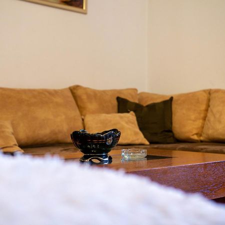 Bllok Bright Private Bedrooms With Private Bathroom On Shared Apartment Tirana Bagian luar foto