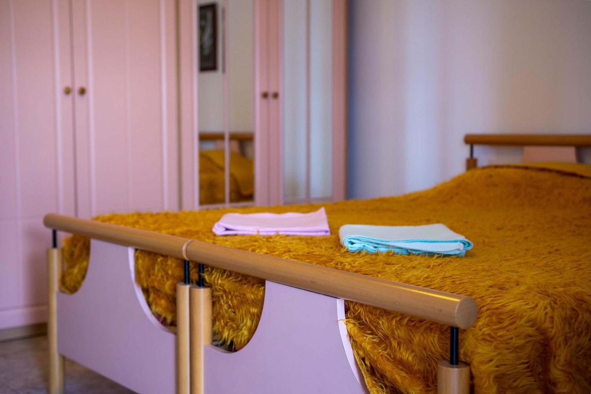 Bllok Bright Private Bedrooms With Private Bathroom On Shared Apartment Tirana Bagian luar foto