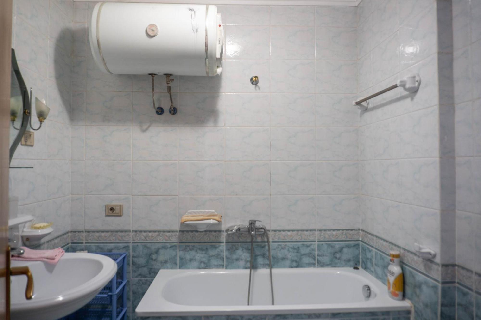 Bllok Bright Private Bedrooms With Private Bathroom On Shared Apartment Tirana Bagian luar foto