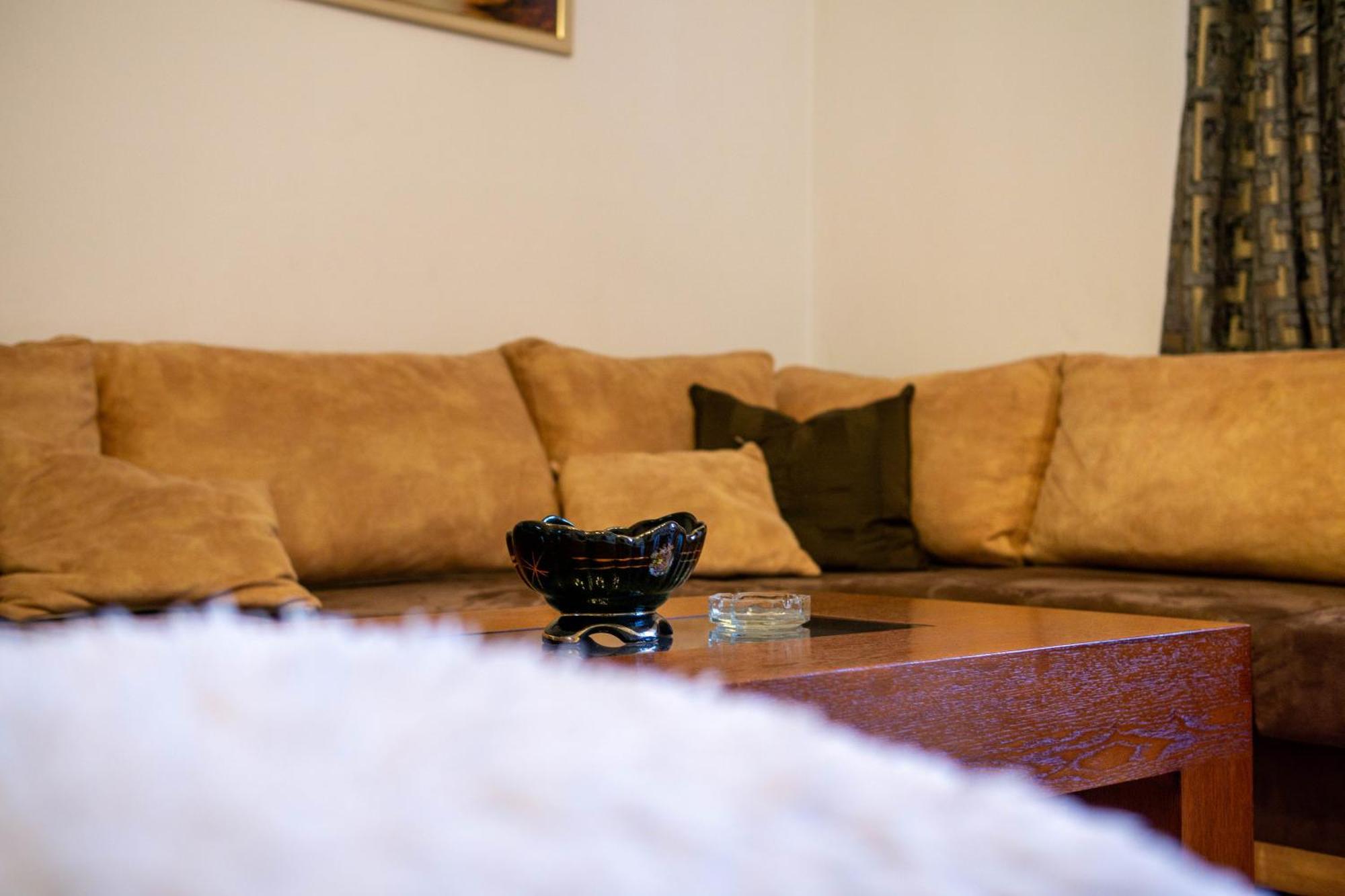 Bllok Bright Private Bedrooms With Private Bathroom On Shared Apartment Tirana Bagian luar foto