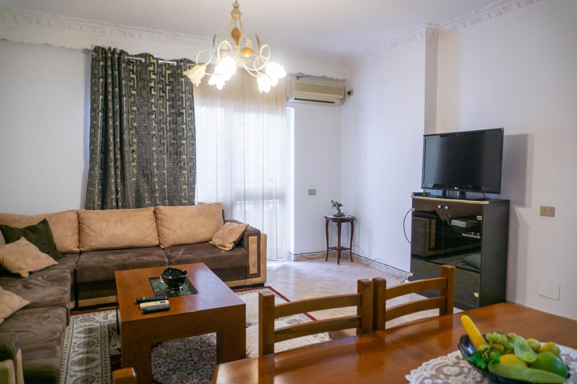 Bllok Bright Private Bedrooms With Private Bathroom On Shared Apartment Tirana Bagian luar foto