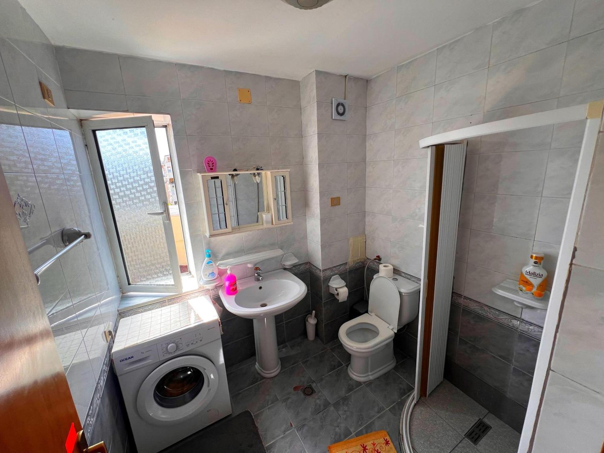 Bllok Bright Private Bedrooms With Private Bathroom On Shared Apartment Tirana Bagian luar foto