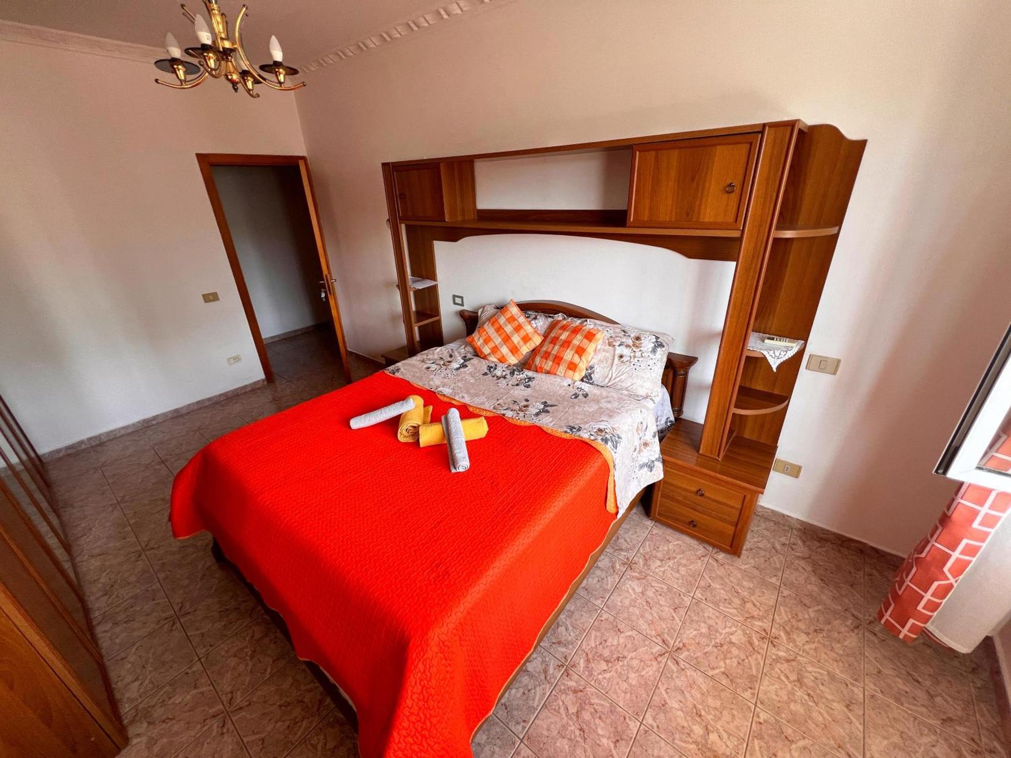 Bllok Bright Private Bedrooms With Private Bathroom On Shared Apartment Tirana Bagian luar foto