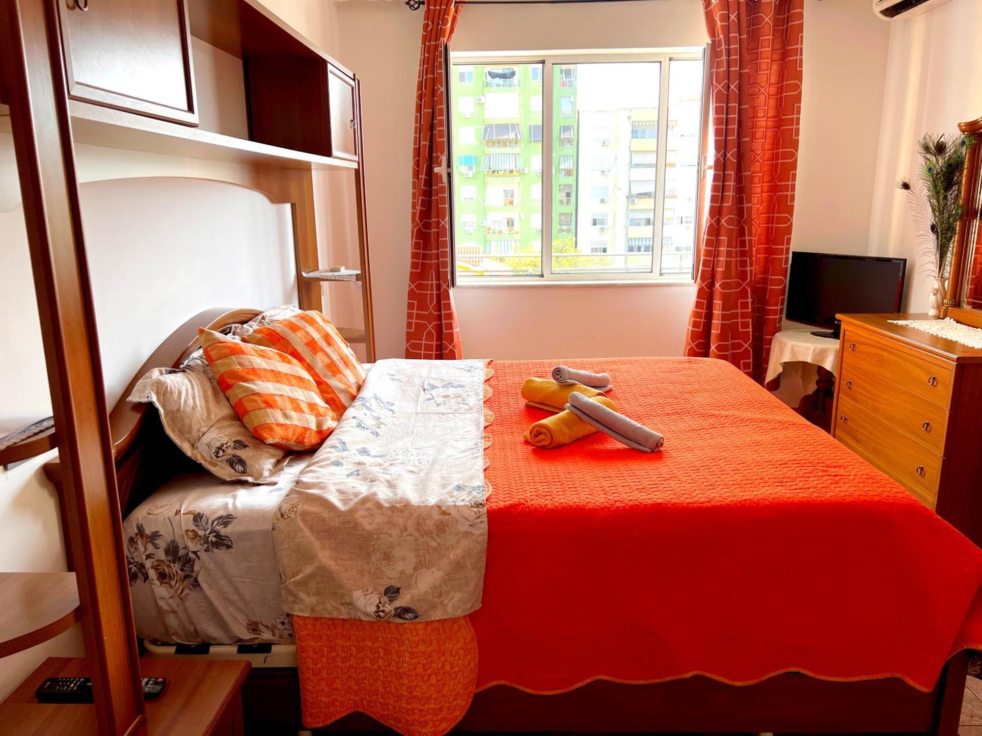 Bllok Bright Private Bedrooms With Private Bathroom On Shared Apartment Tirana Bagian luar foto
